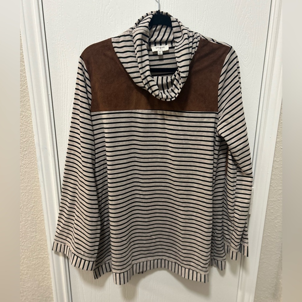 Umgee Cowl Neck Striped Tunic Size Medium